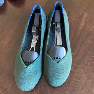 EUC Rothys Emerald Flats